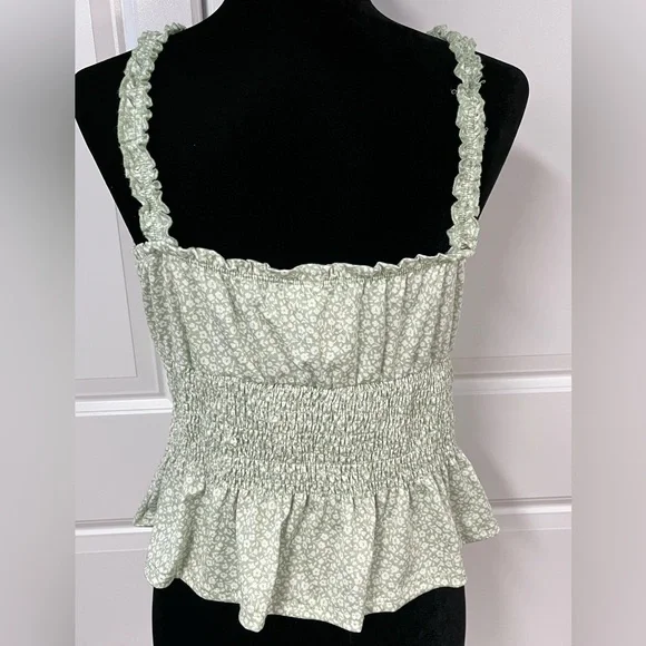 Derek Heart Floral Cropped Peplum Top - Picture 2 of 8